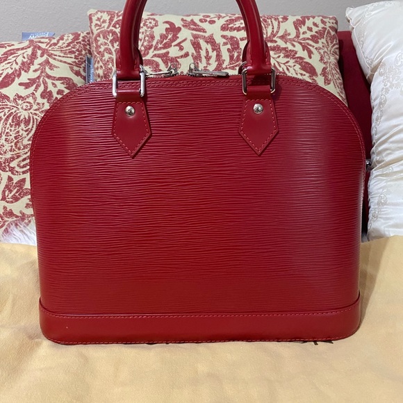 Authentic Louis Vuitton Alma red Epi leather - Picture 13 of 14
